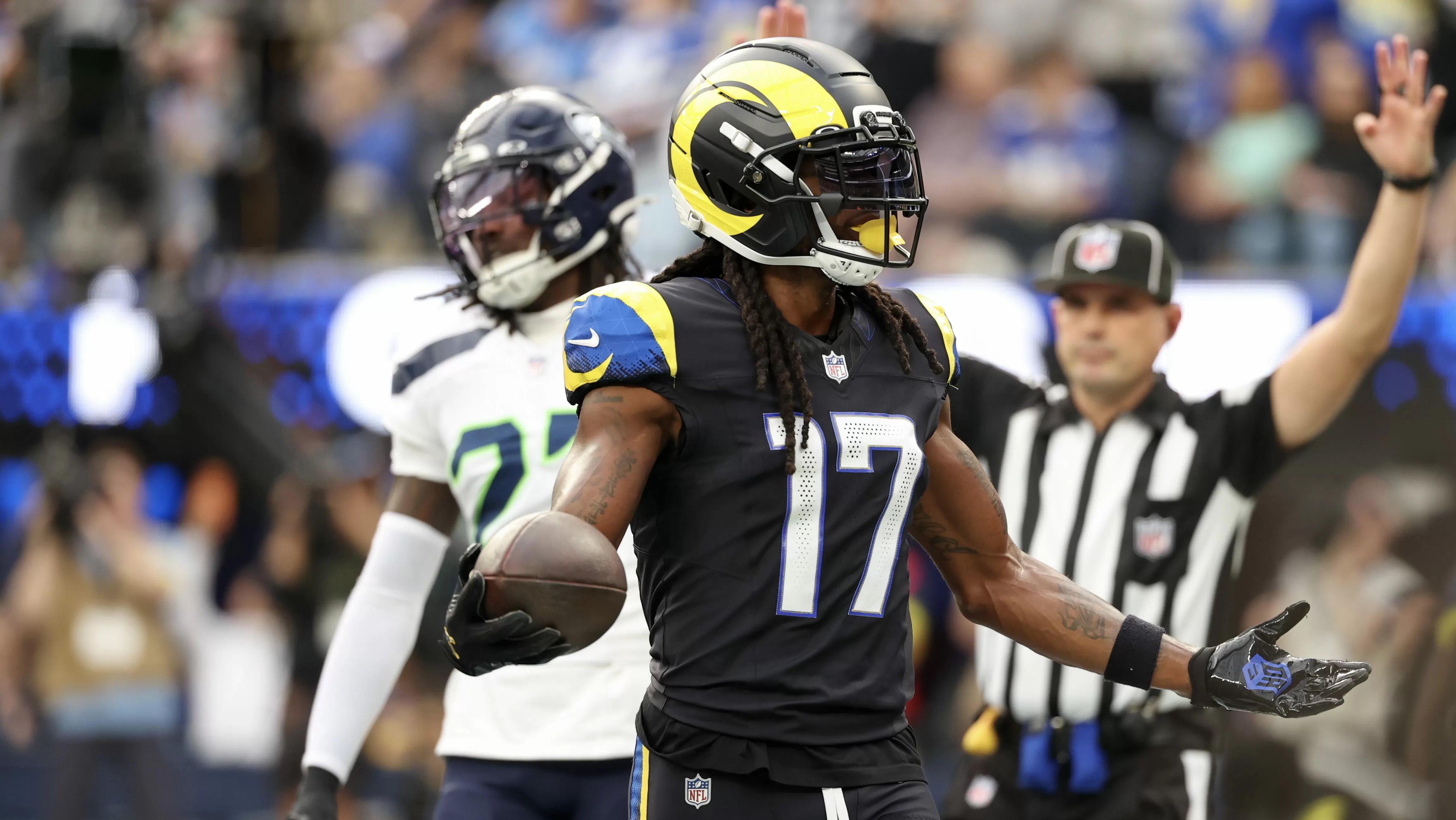 Seahawks Get Huge Davante Adams Update, Travel Boost Before Rams Clash