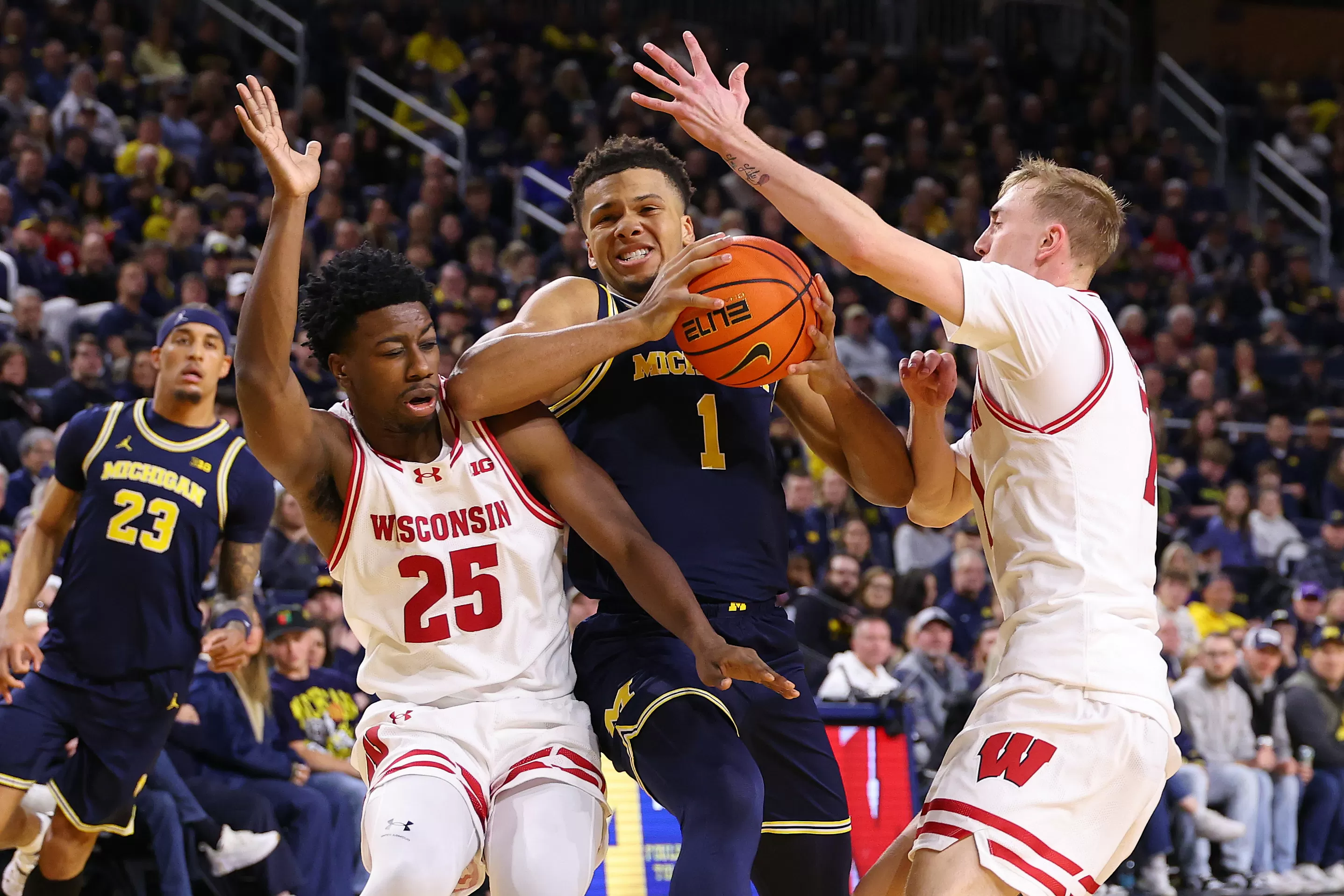Michigan Drops in Updated College Basketball Rankings