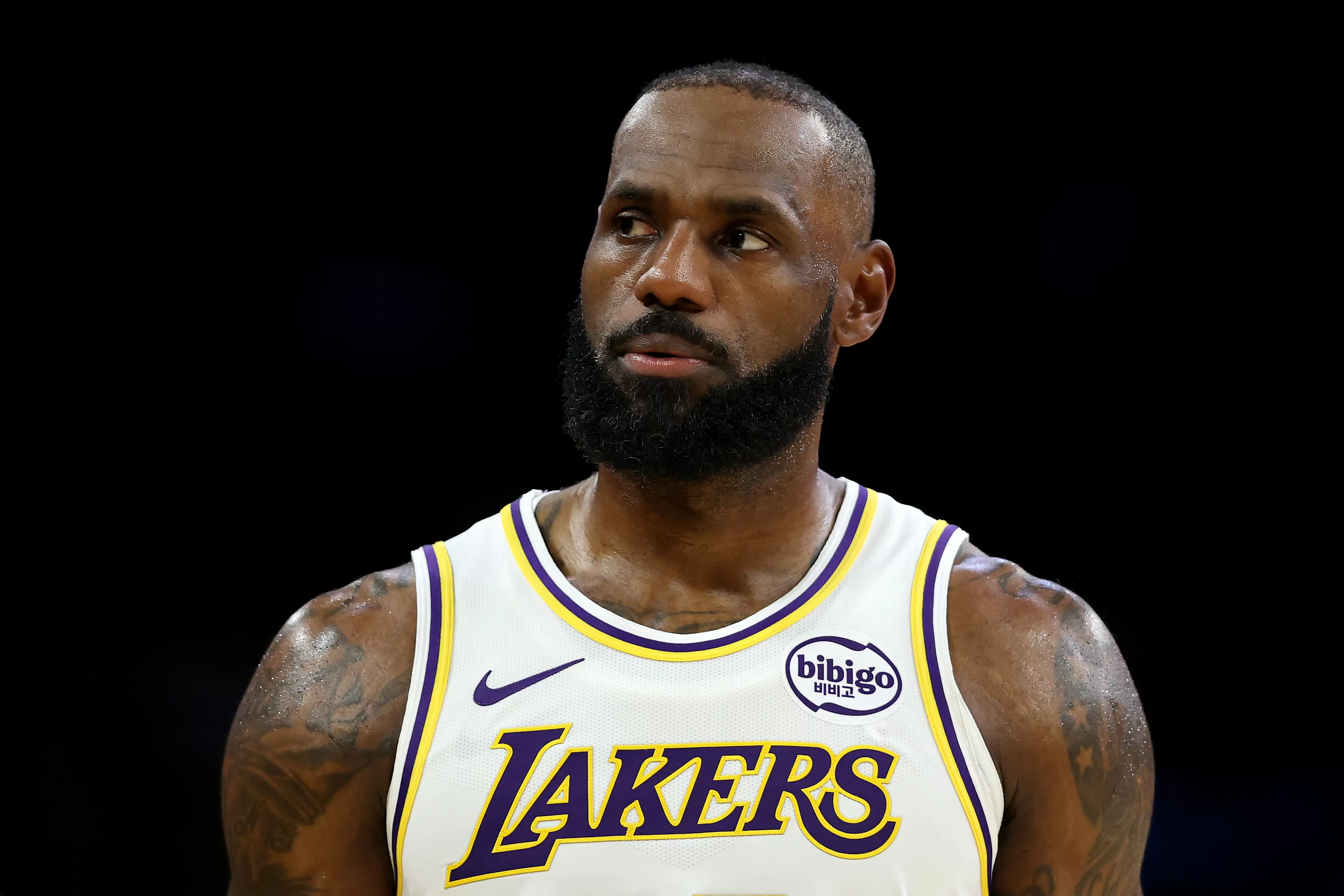 Lakers Trade Idea Would Humble LeBron James, Pair Him With Fierce Rival