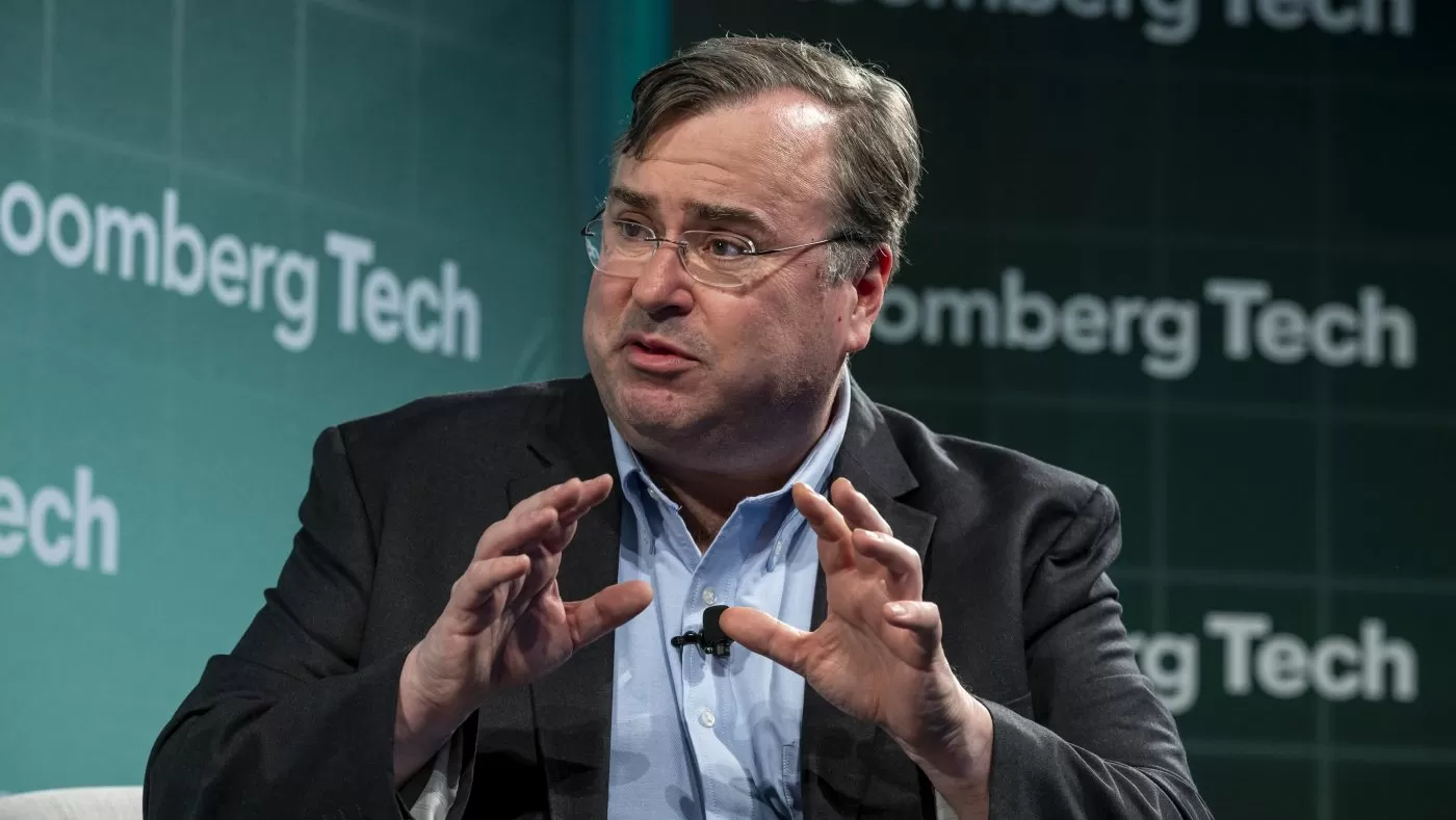 Reid Hoffman argues Silicon Valley 'can't bend the knee to Trump' after fatal shootings