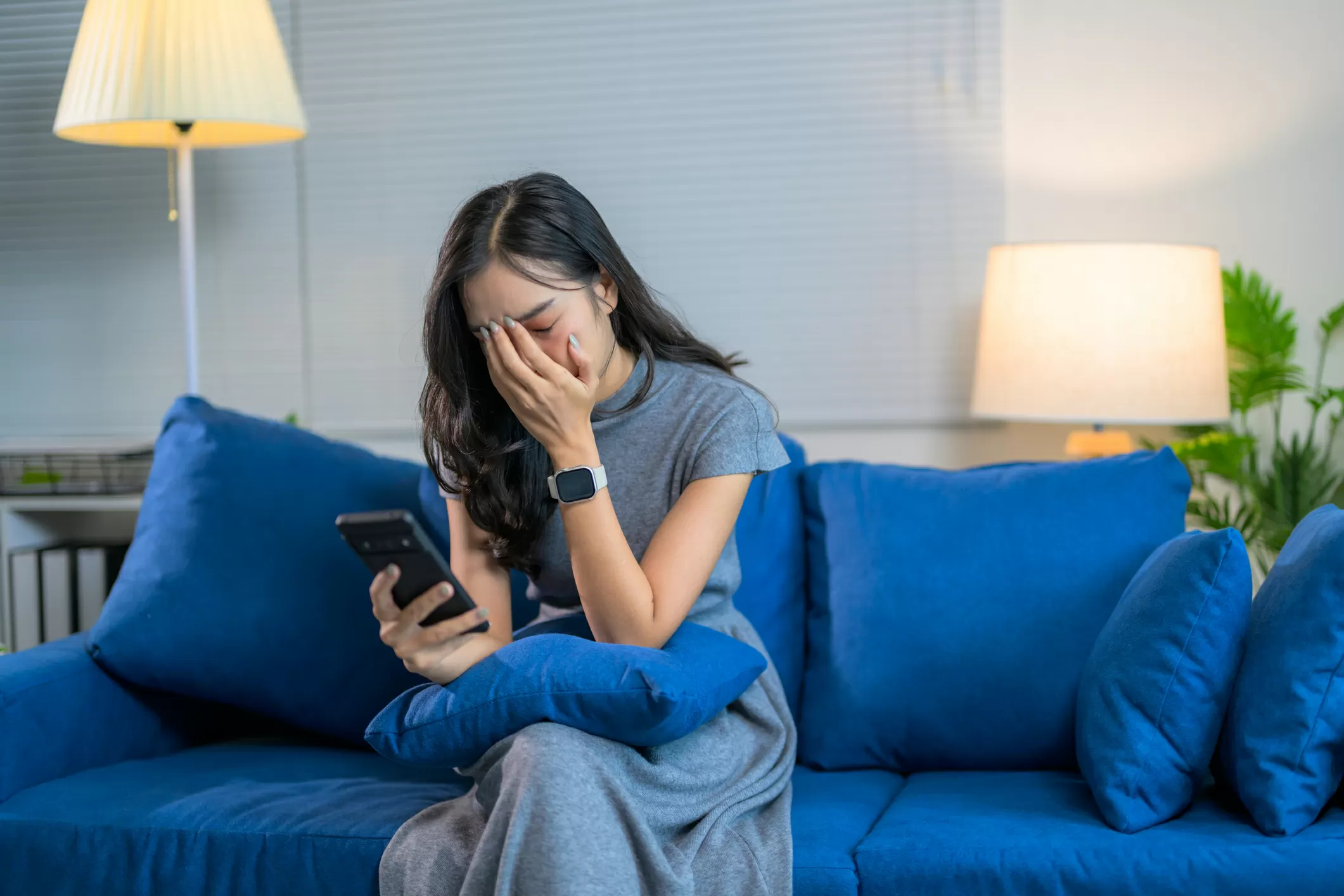 Woman Shares Pregnancy News With Friends, Can’t Believe ‘Wild Reaction’ She Gets