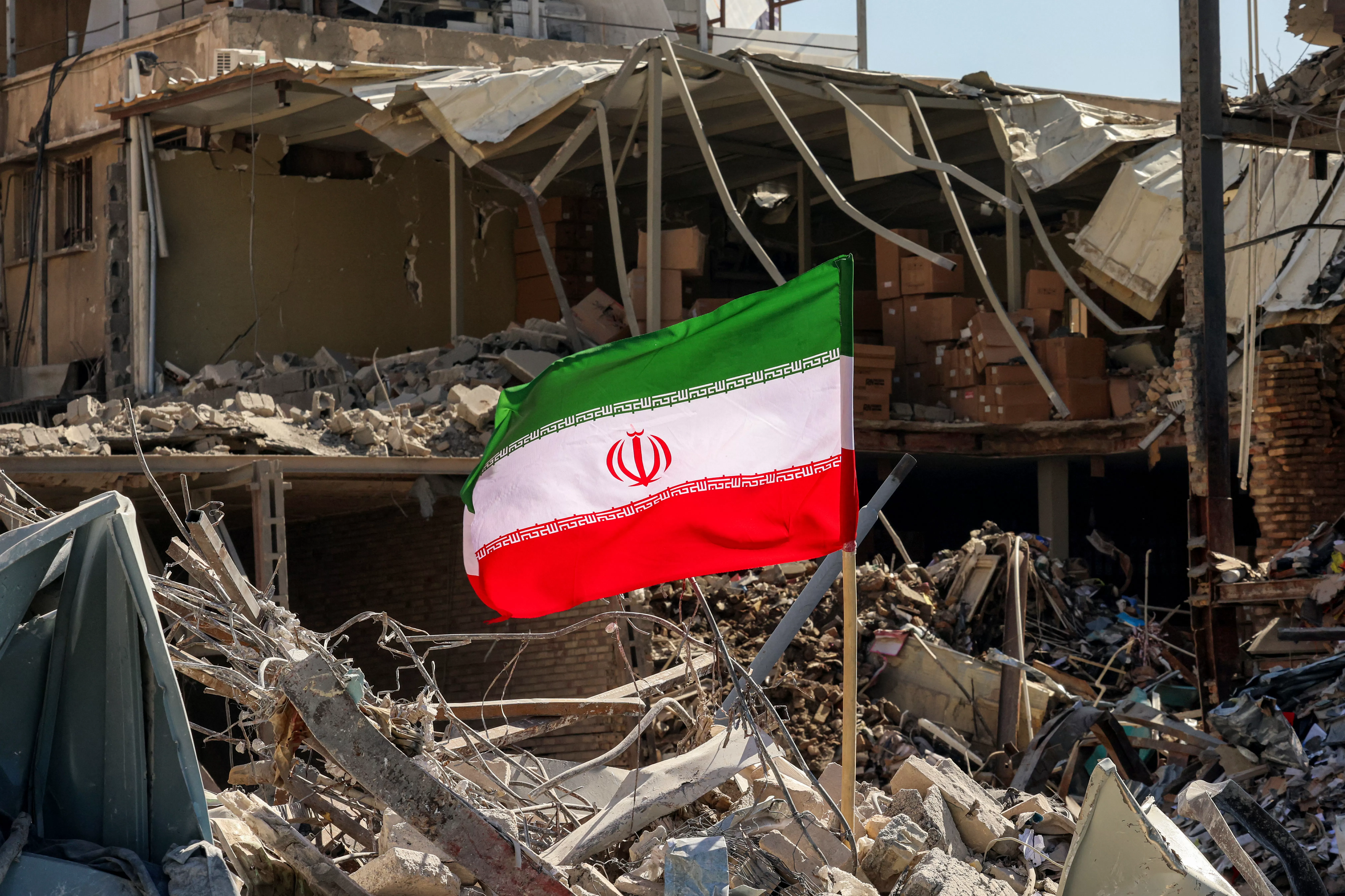 $100K Polymarket Winner Wagers on US Forces Entering Iran