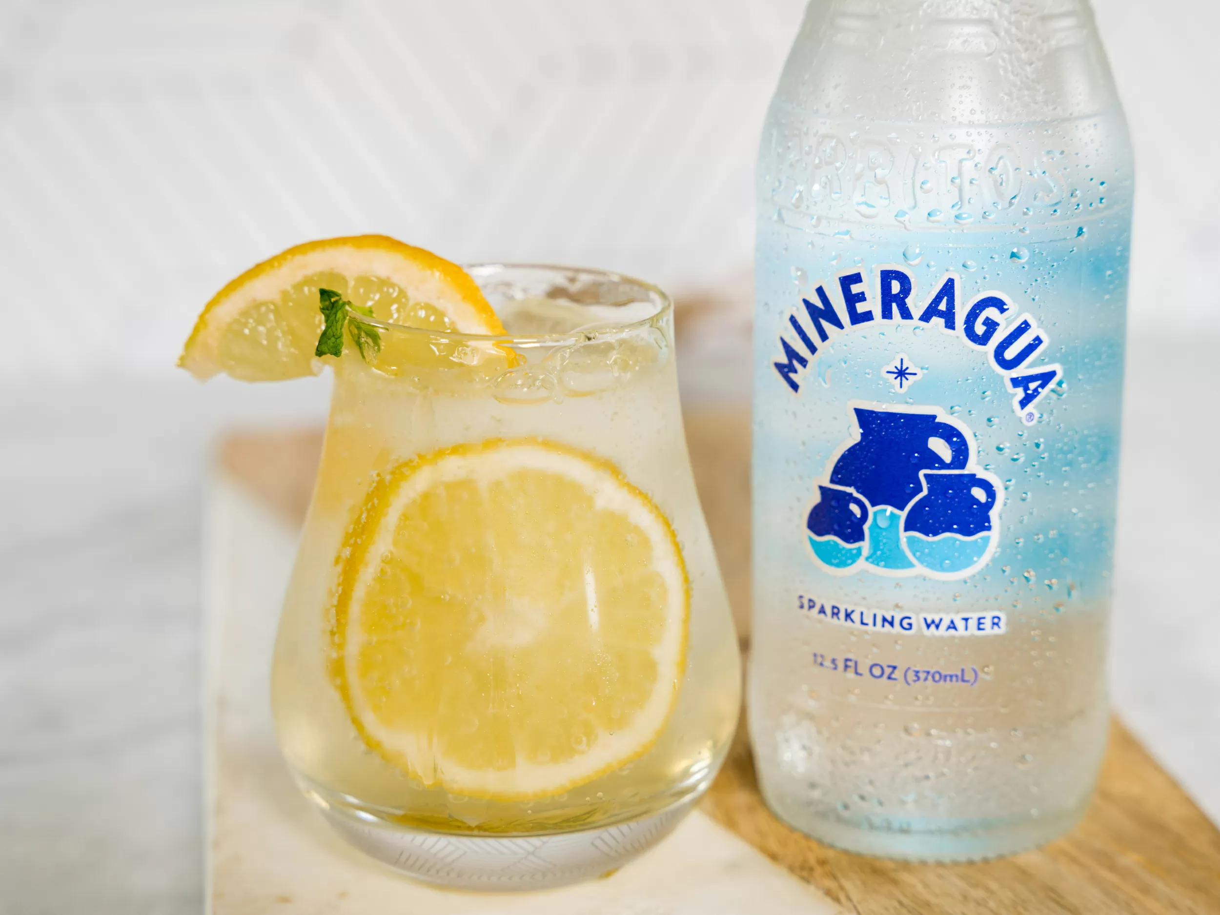 How Sparkling Water Impacts Your Health: Hydration, Digestion, Teeth, and Bones Explained