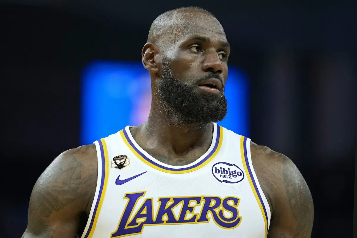 LeBron James Gets Attention for Lakers Postgame Remarks to Zion Williamson