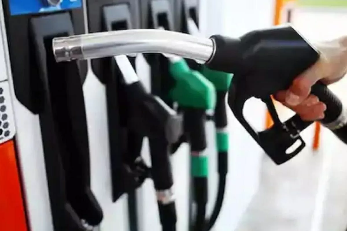 Pakistan’s 'Petrol Bomb': Fuel Prices Hiked By PKR 55 Amid West Asia Conflict | Exclusive Details