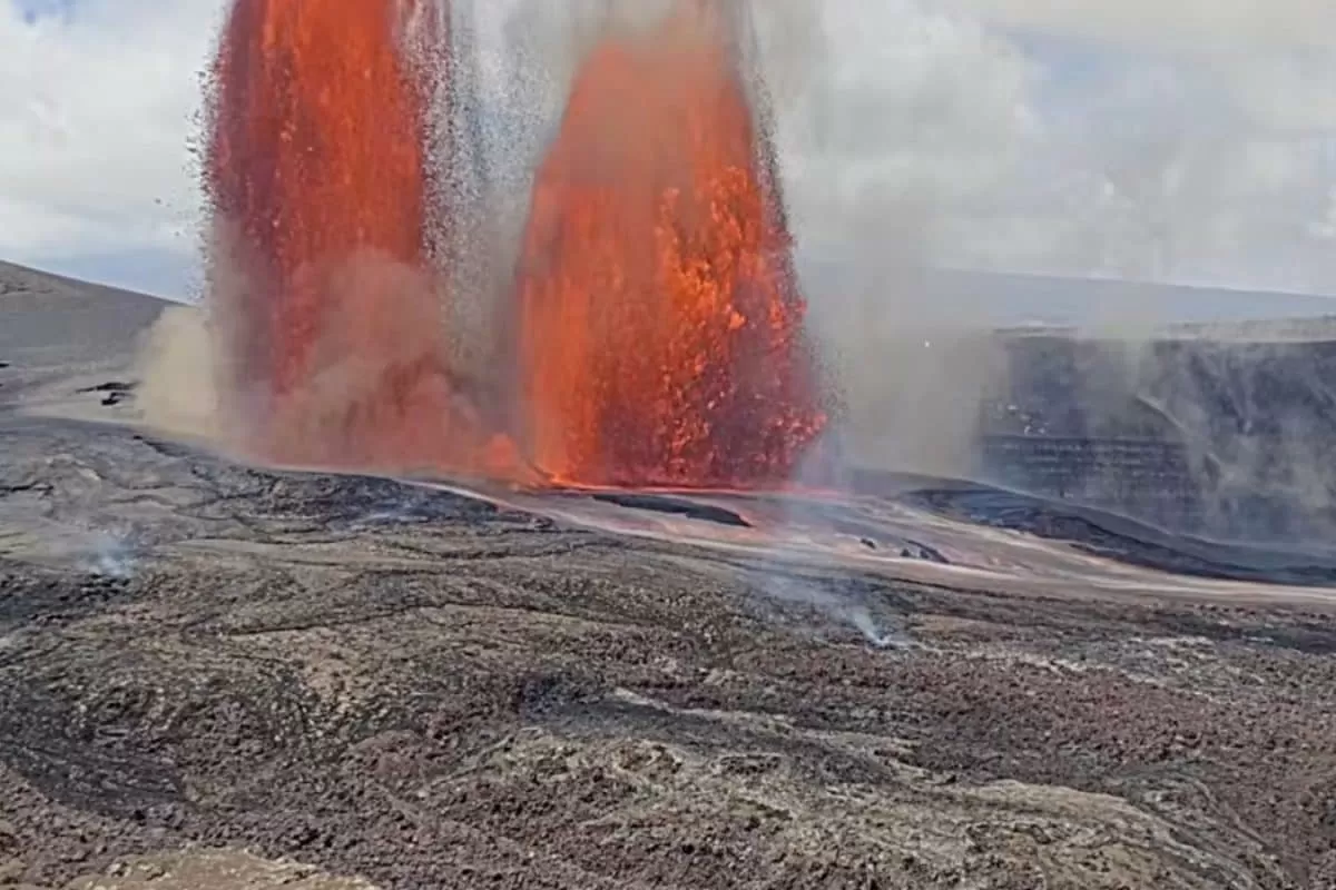 Hawaii’s Kilauea Volcano Erupts Again With Lava Fountains Reaching 1,000 Feet | Video
