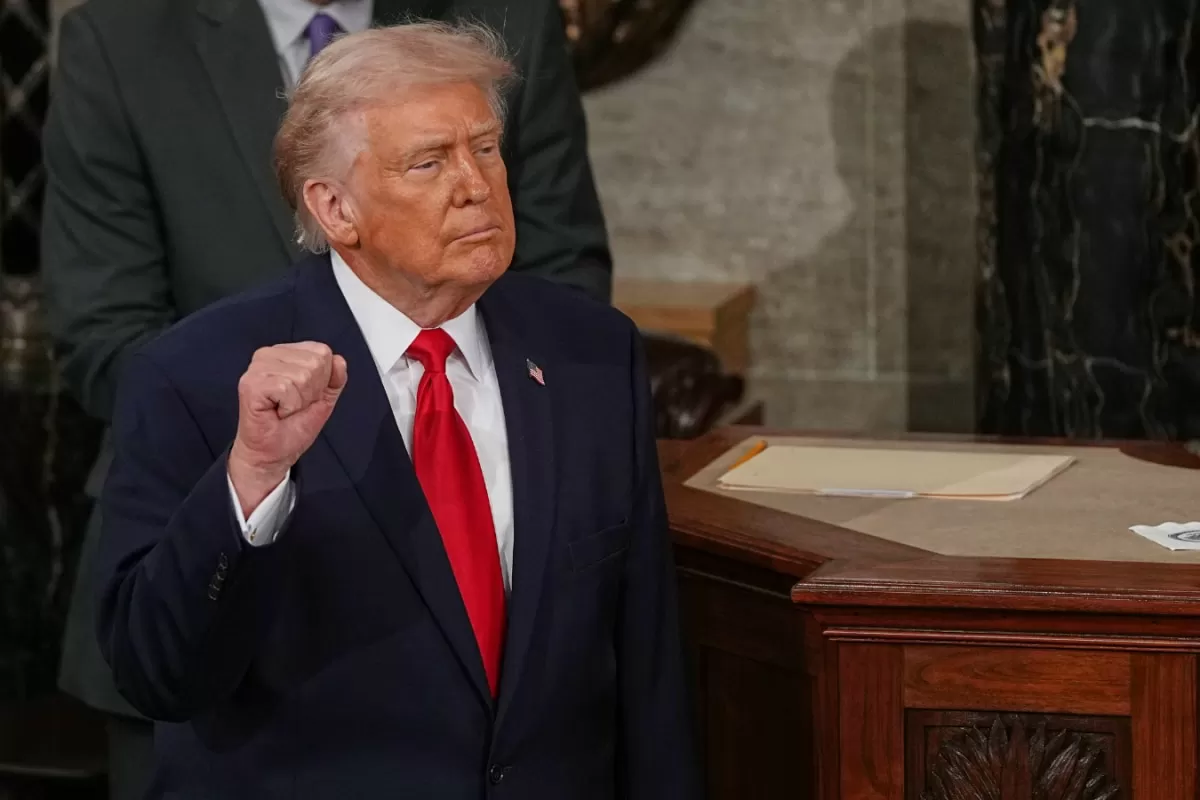 Trump Warns Iran Of '20 Times Harder' Response If Strait Of Hormuz Blocked