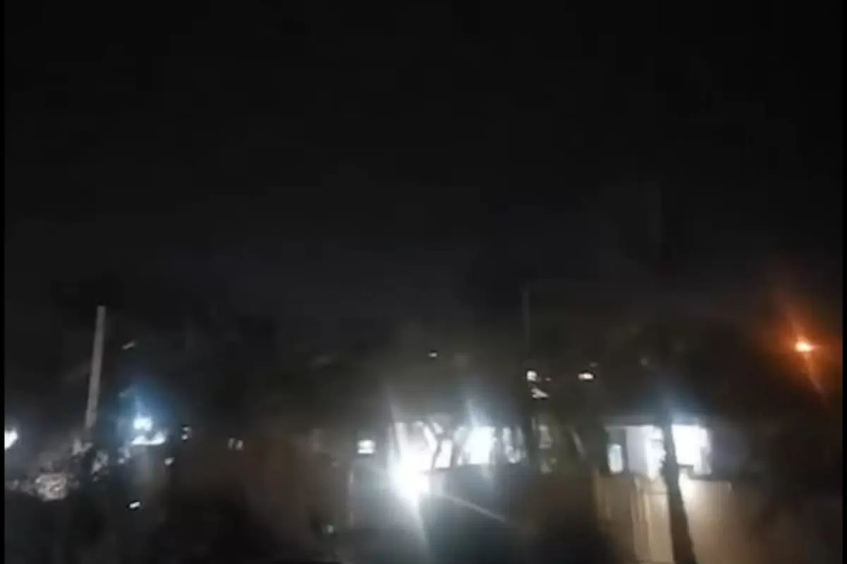 US-Israeli Jets Strike Iran’s Saravan Near Pakistan Border; Explosions Reported Near Airfield