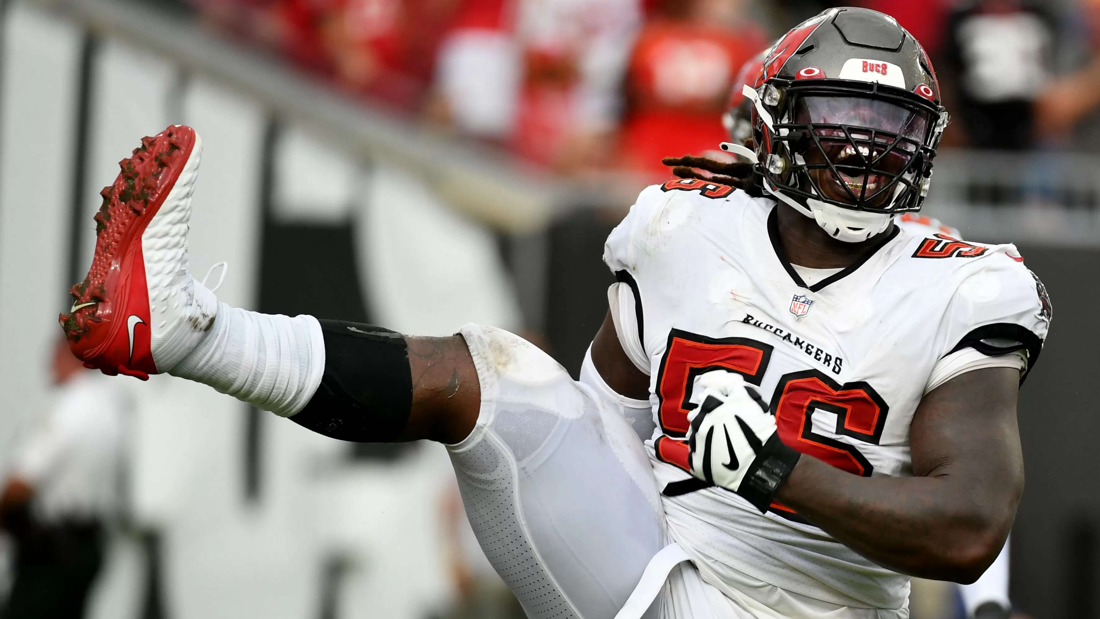 Bucs Bring Back 6-foot-2, 305-Pound Super Bowl Champion