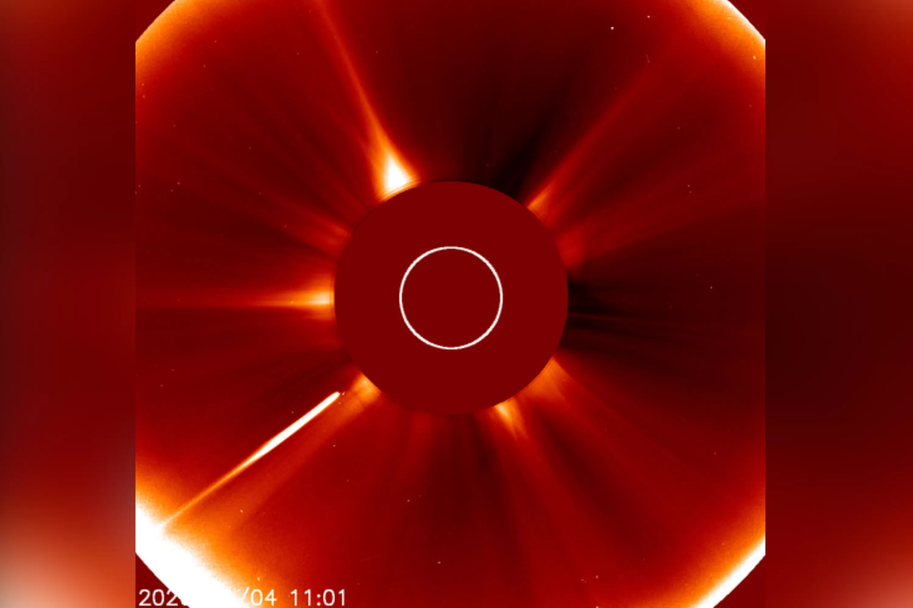 NASA Spacecraft Captures Comet Exploding