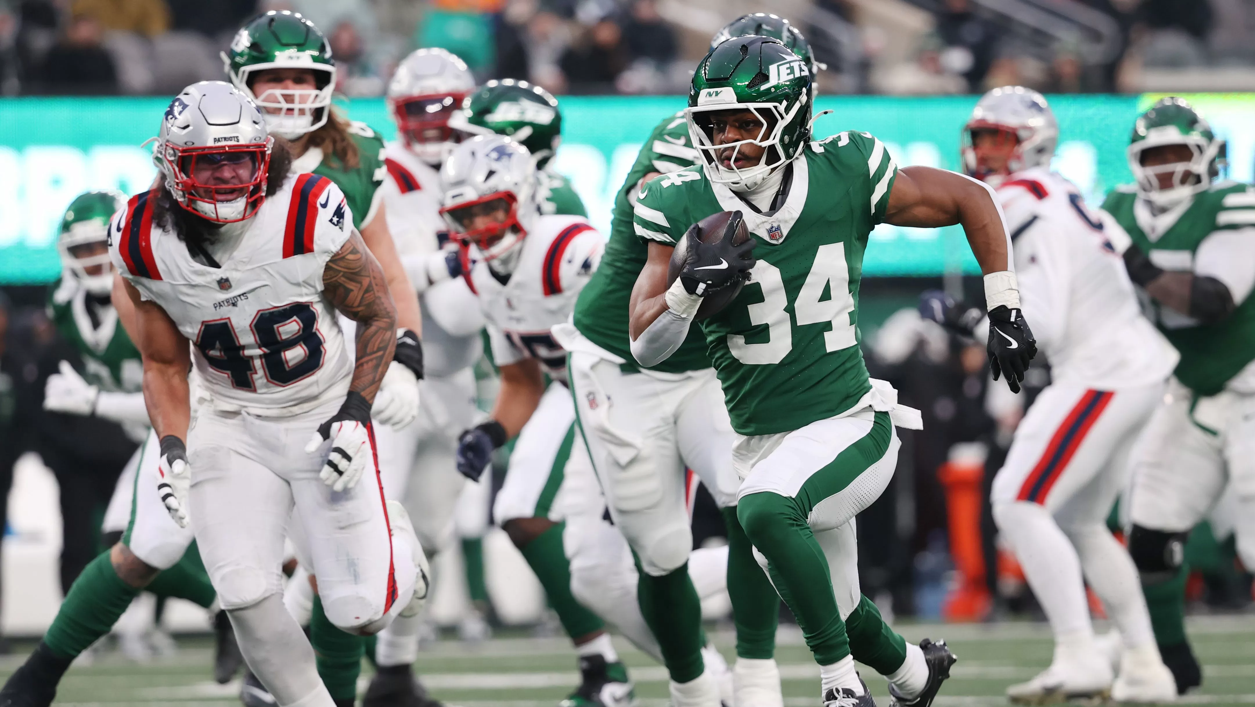 Jets Predicted to Pull off Rare Patriots Trade During NFL Draft
