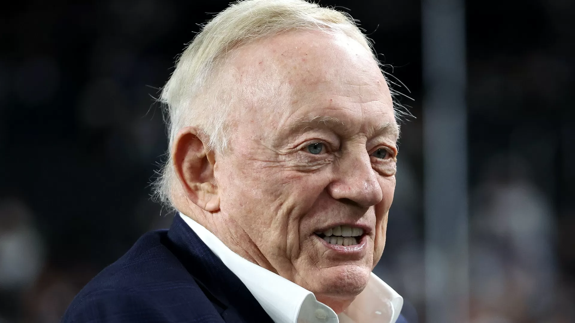 Raiders’ Maxx Crosby Gets Strong Words From Cowboys’ Jerry Jones